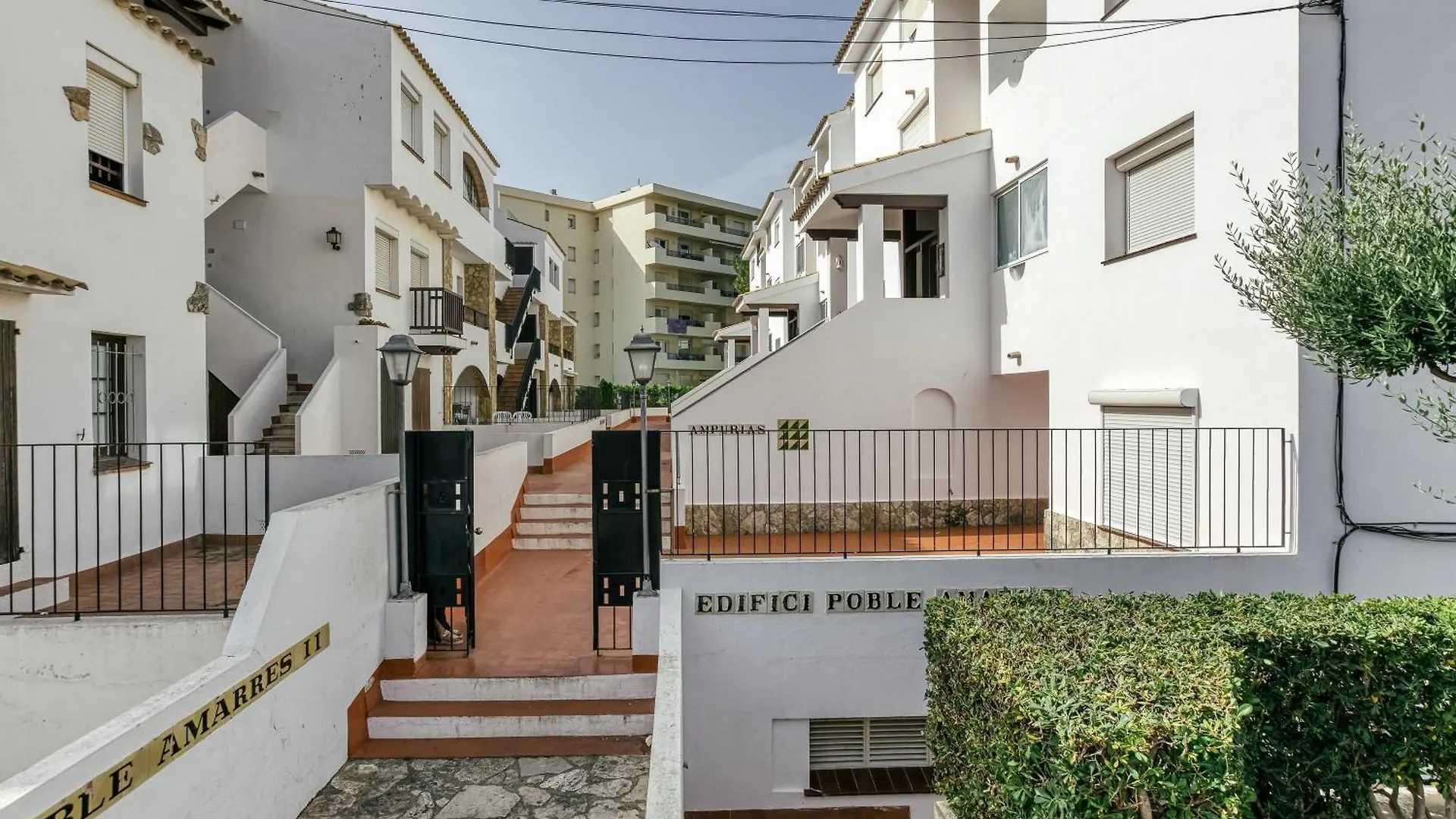 Apt Amarres, Piscina Comunitaria L' Escala España