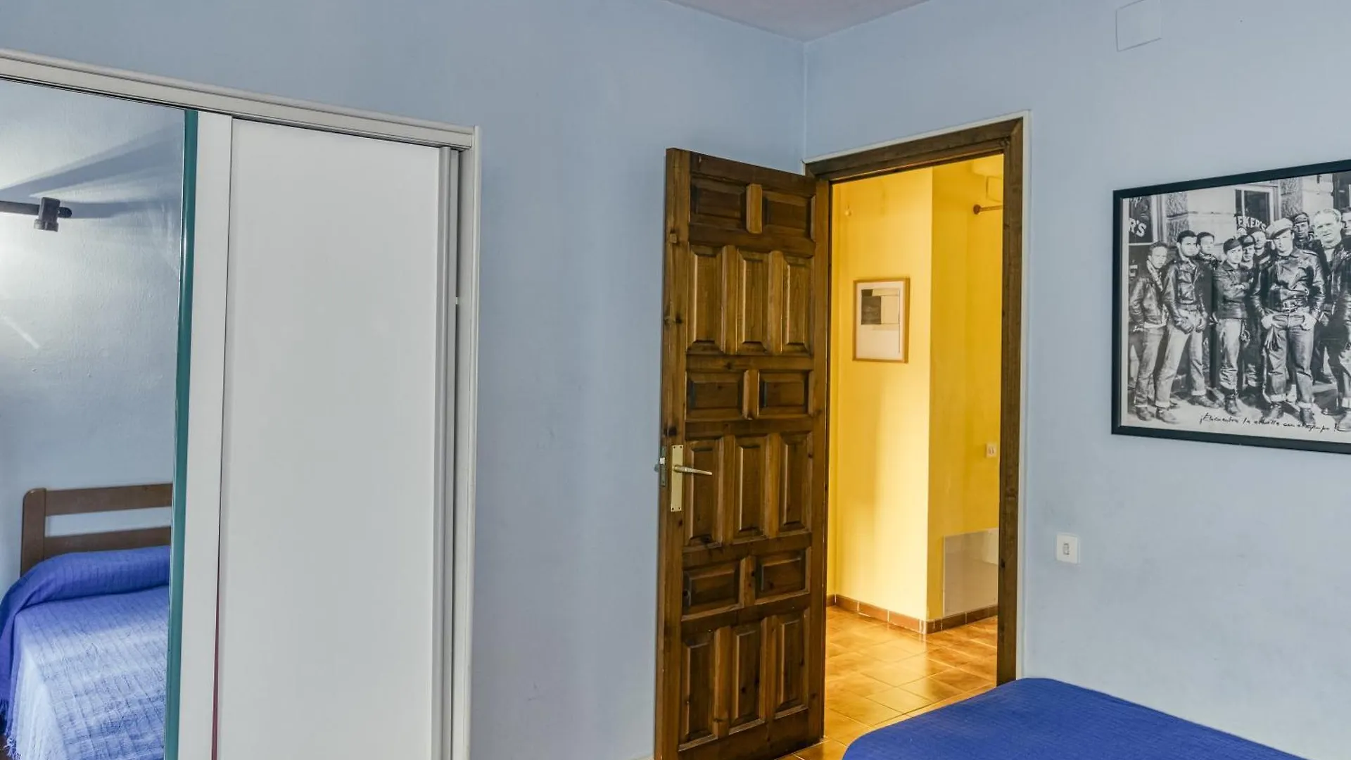 Apt Amarres, Piscina Comunitaria L' Escala España