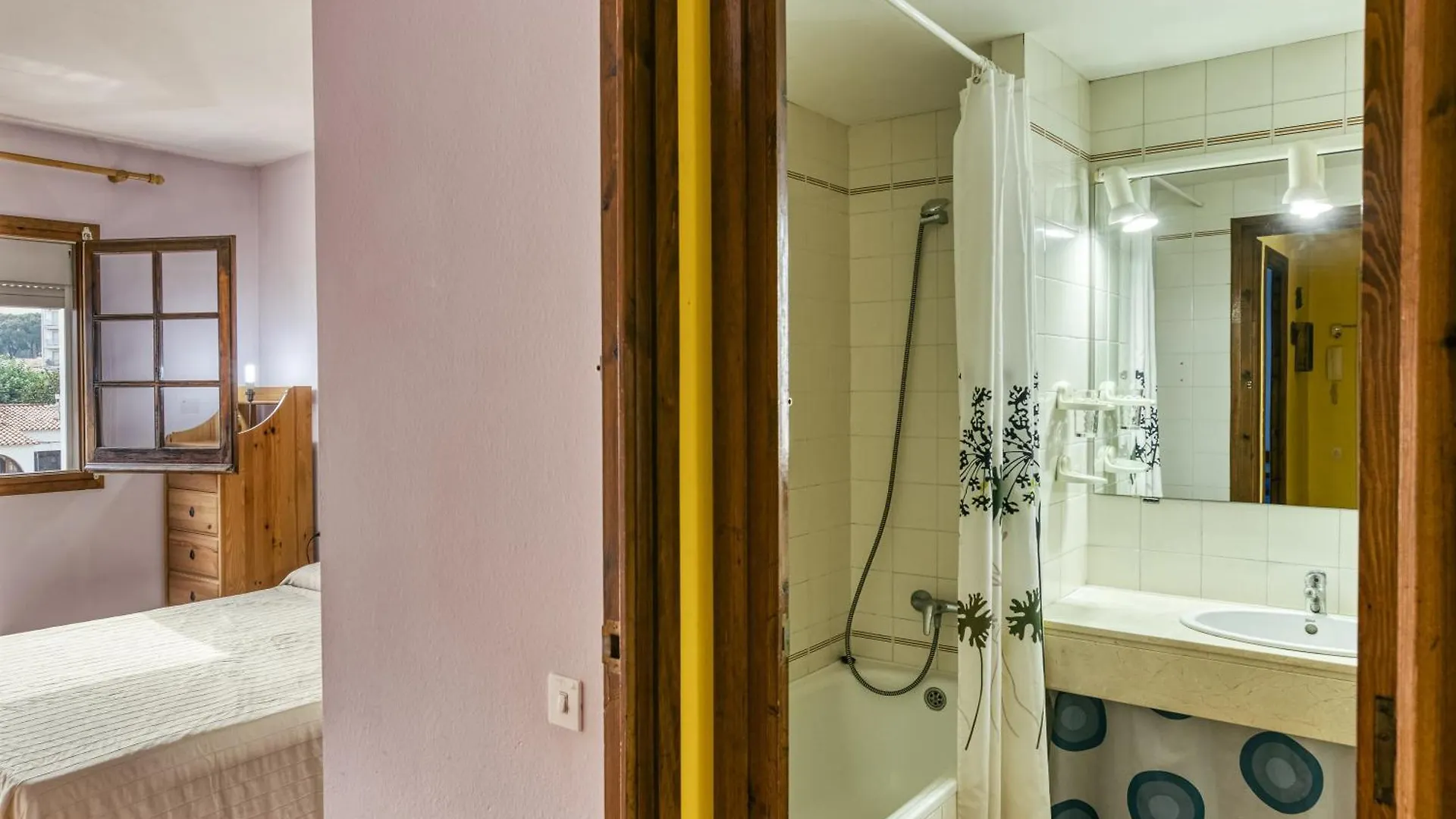 Apt Amarres, Piscina Comunitaria L' Escala